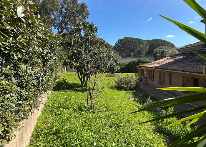 La Maisonnette Du Jasmin Apartment *